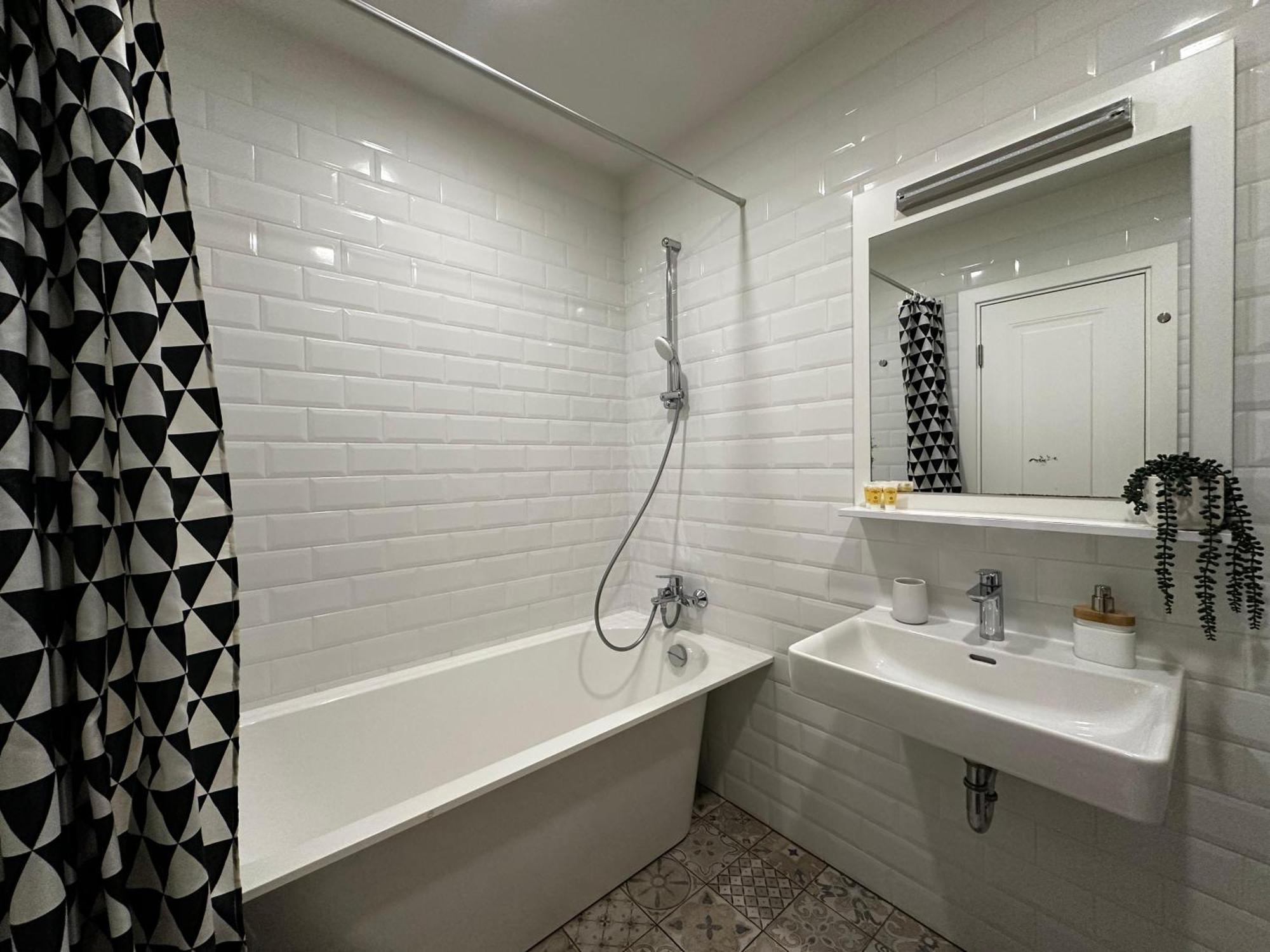One Bedroom Promenade Apartment Riga Exterior foto